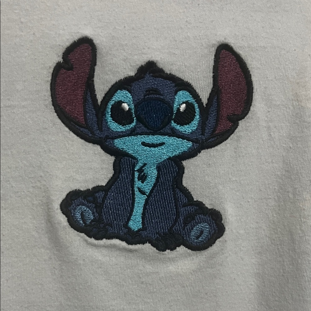 Disney Stitch Sunshine and Good Vibes Medium Shirt